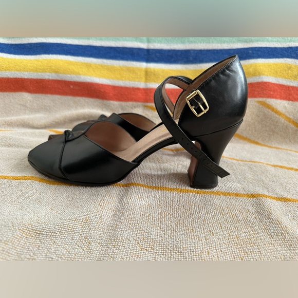 Capezio Heels - Black, Size 7.5 - Picture 3 of 10